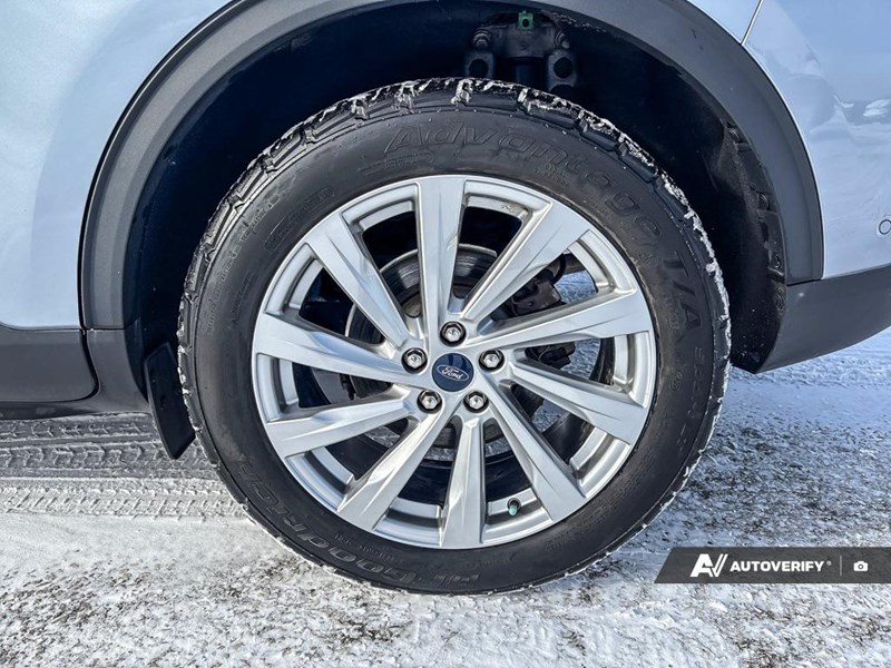 2022 Ford Escape Titanium Hybrid AWD