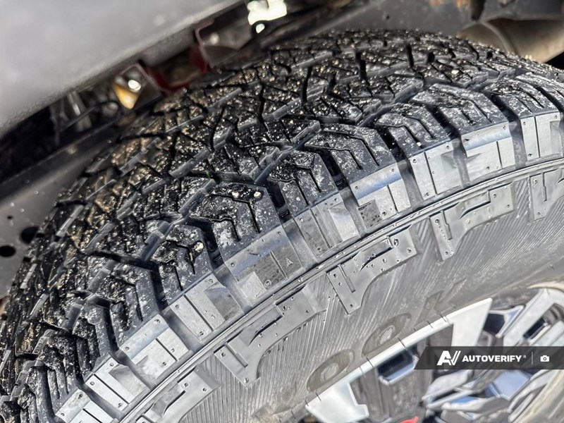 2023 Nissan Frontier Crew Cab PRO-4X Standard Bed 4x4