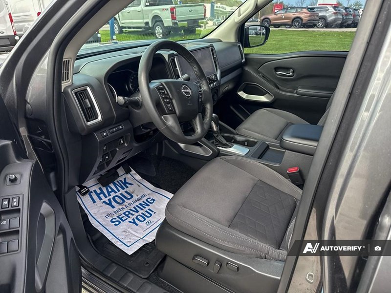 2025 Nissan Frontier Crew Cab 4x4 Long Bed SV