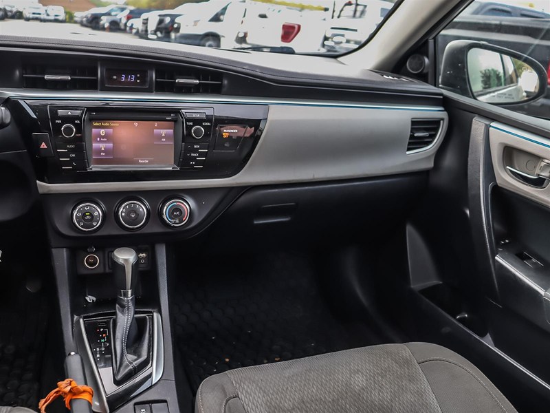2016 Toyota Corolla 4dr Sdn CVT LE