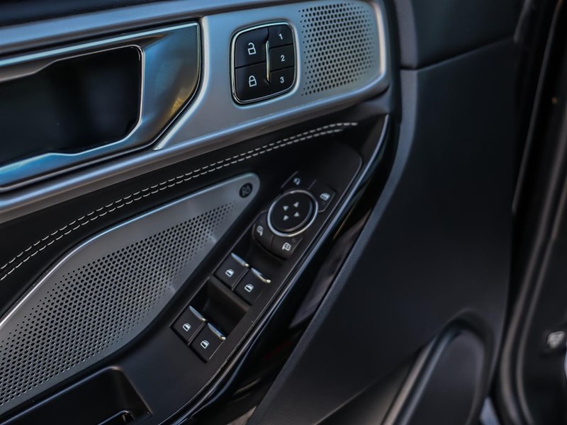 2022 Ford Explorer ST 4WD/ PRM,TECH PCKG