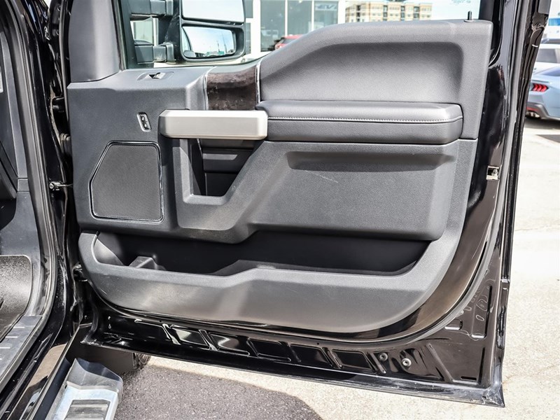 2022 Ford F-250 LARIAT 4WD Crew Cab 6.75' Box