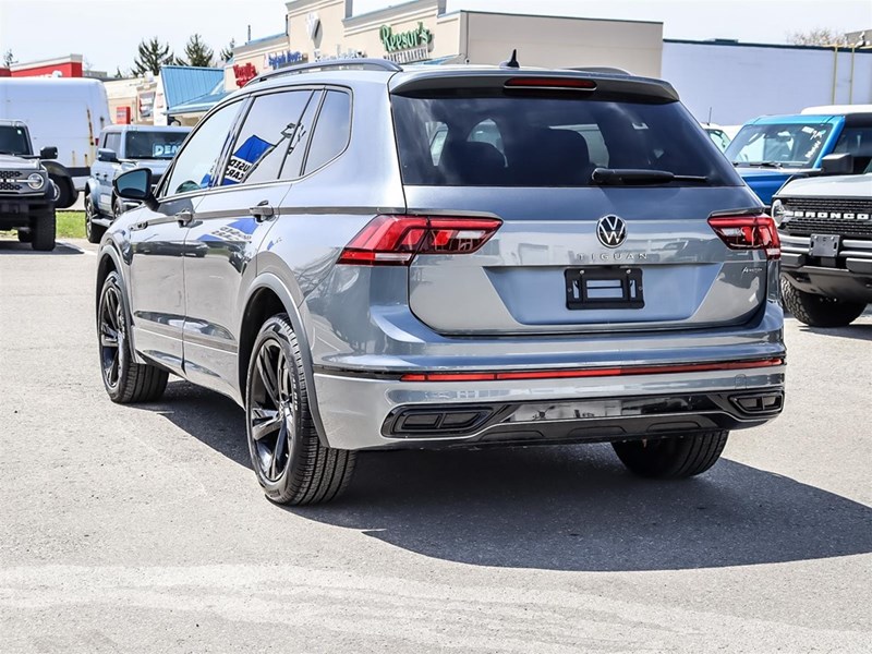 2023 Volkswagen Tiguan Comfortline R-Line Black Edition 4MOTION