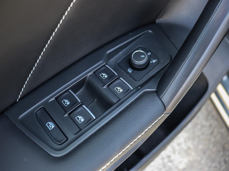 2023 Volkswagen Tiguan Comfortline R-Line Black Edition 4MOTION