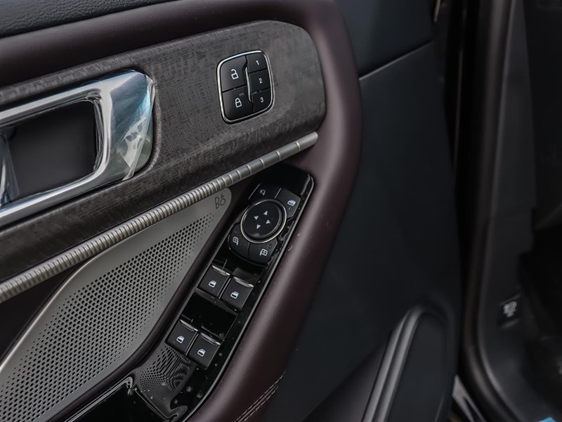 2026 Ford Explorer Platinum 4WD