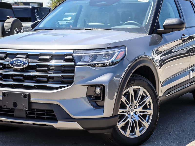 2026 Ford Explorer Active w/200A Pkg 4WD