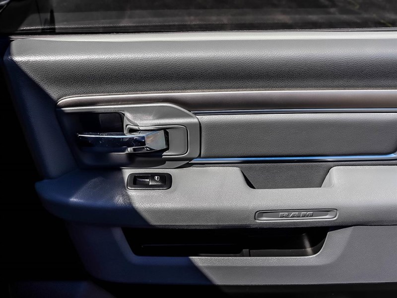 2019 RAM 1500 Classic SLT 4x4 Crew Cab 5'7