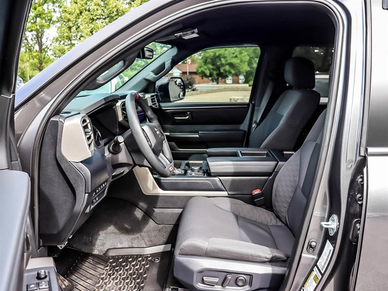 2026 Toyota Tundra 4x4 Crewmax SR