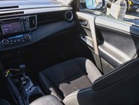 2018 Toyota RAV4 FWD XLE/ SUPER LOW KM/BLIND SPOT