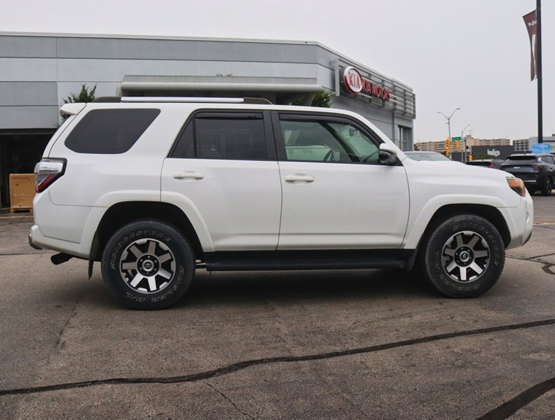2017 Toyota 4Runner Toyota 4Runner TRD Off-Road PREM| 25 SERV @ TOYOTA