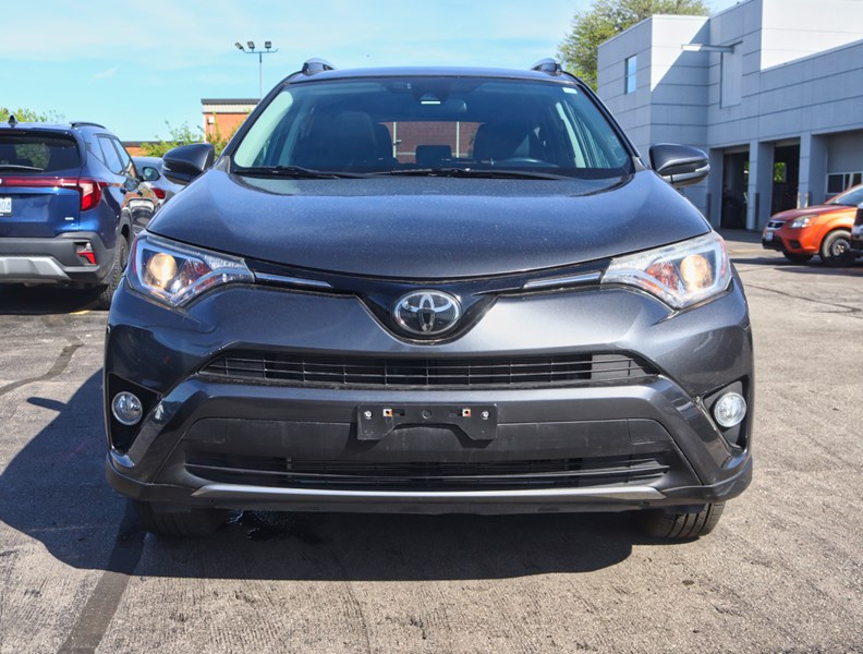 2018 Toyota RAV4 FWD XLE/ SUPER LOW KM/BLIND SPOT