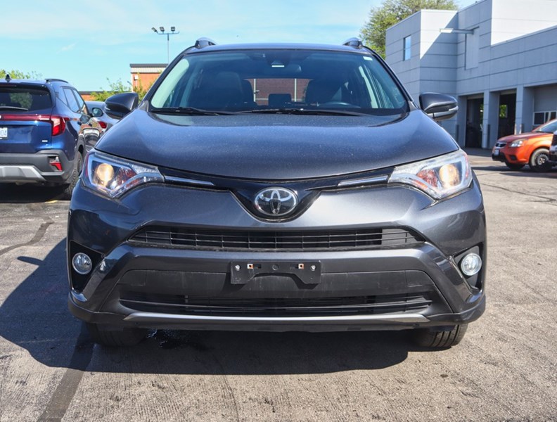 2018 Toyota RAV4 FWD XLE/ SUPER LOW KM/BLIND SPOT