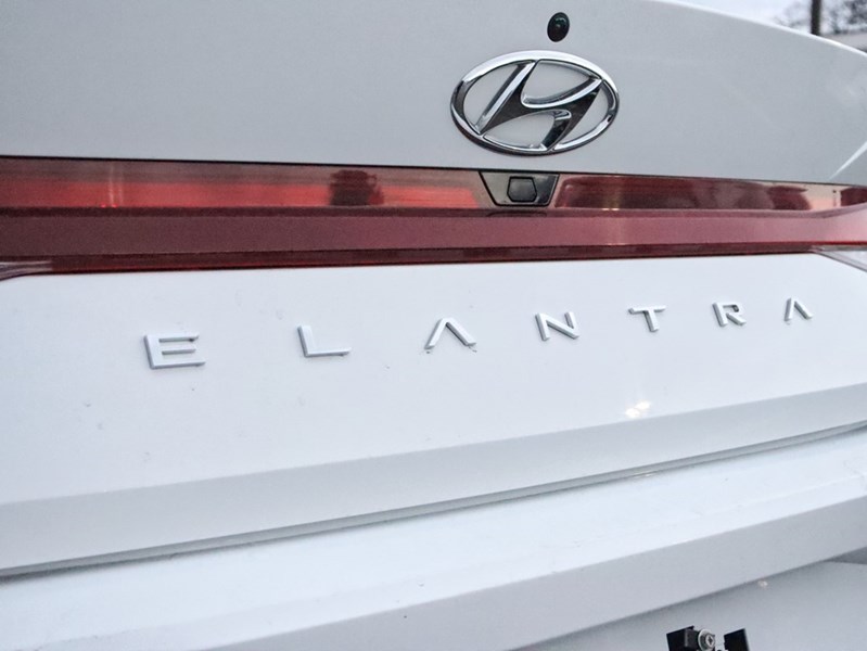 2022 Hyundai Elantra Preferred IVT