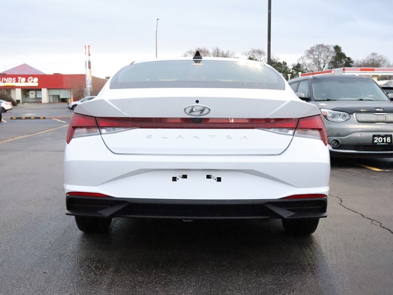 2022 Hyundai Elantra Preferred IVT