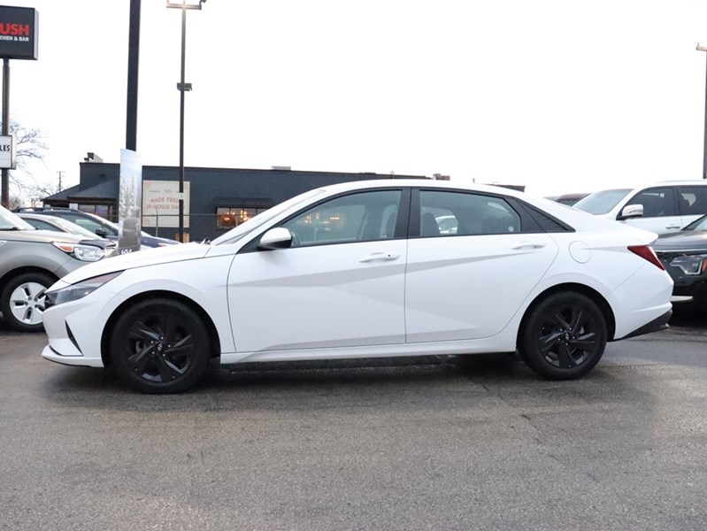 2022 Hyundai Elantra Preferred IVT