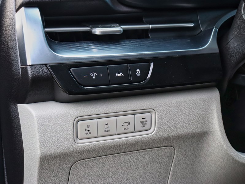 2023 Kia Carnival SX | Power Sliding Doors | Remote Start | Carplay