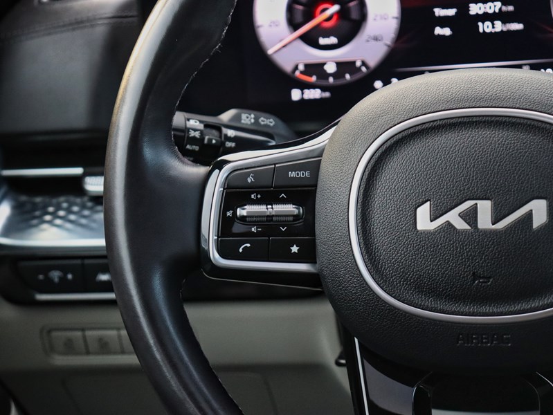 2023 Kia Carnival SX | Power Sliding Doors | Remote Start | Carplay