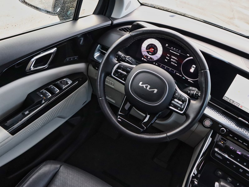 2023 Kia Carnival SX | Power Sliding Doors | Remote Start | Carplay