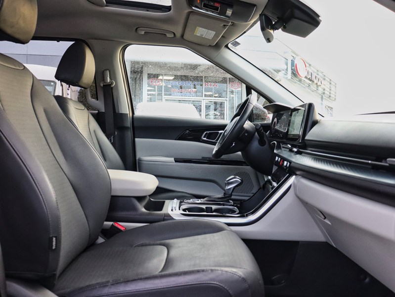 2023 Kia Carnival SX | Power Sliding Doors | Remote Start | Carplay