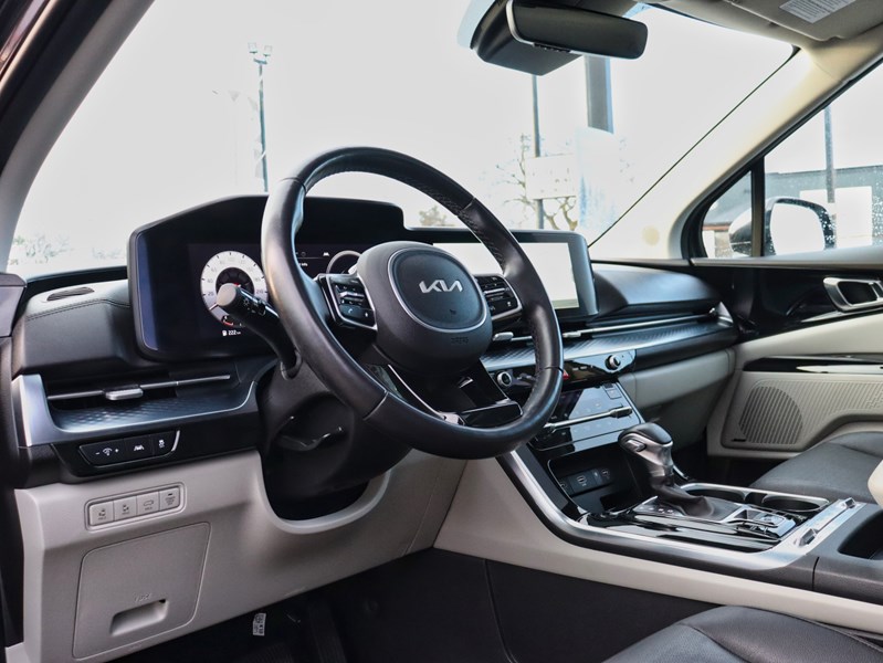 2023 Kia Carnival SX | Power Sliding Doors | Remote Start | Carplay
