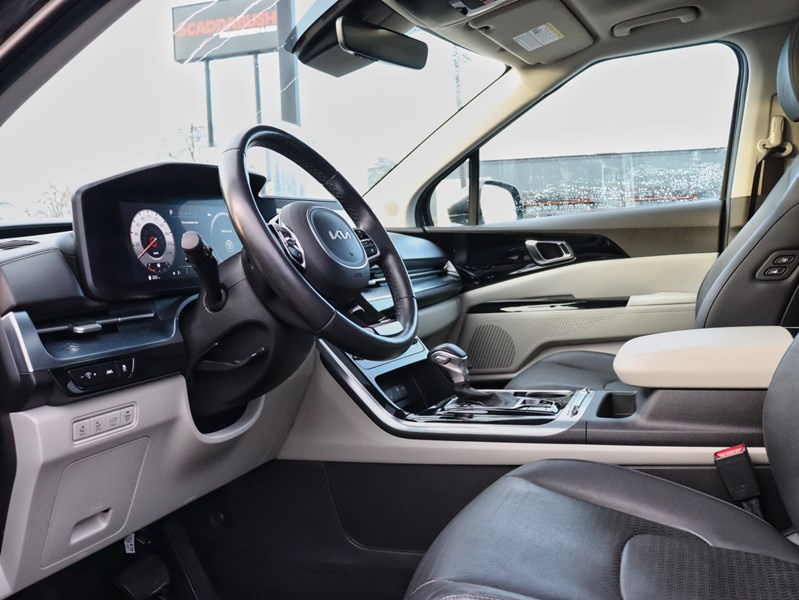 2023 Kia Carnival SX | Power Sliding Doors | Remote Start | Carplay