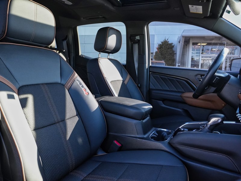 2024 GMC Canyon AT4 Crew Cab | One Owner | Low KM Appeal