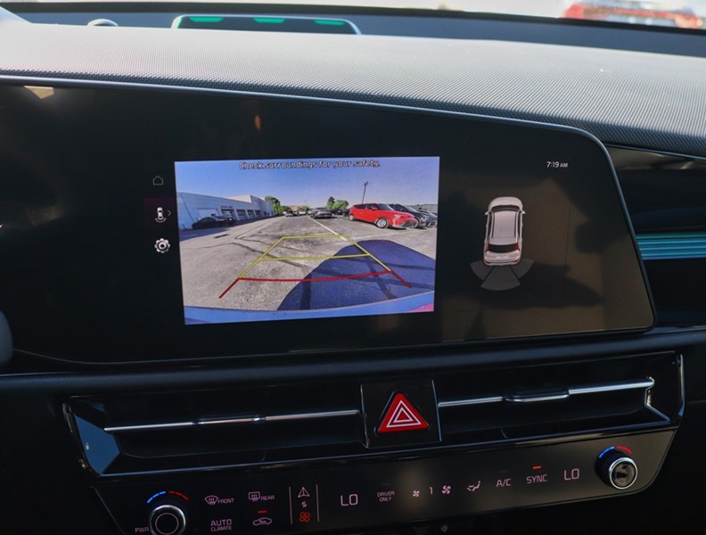 2024 Kia Niro PHEV 1000KM/TANK/BEST IN CLASS CARGO/OFF-LEASE