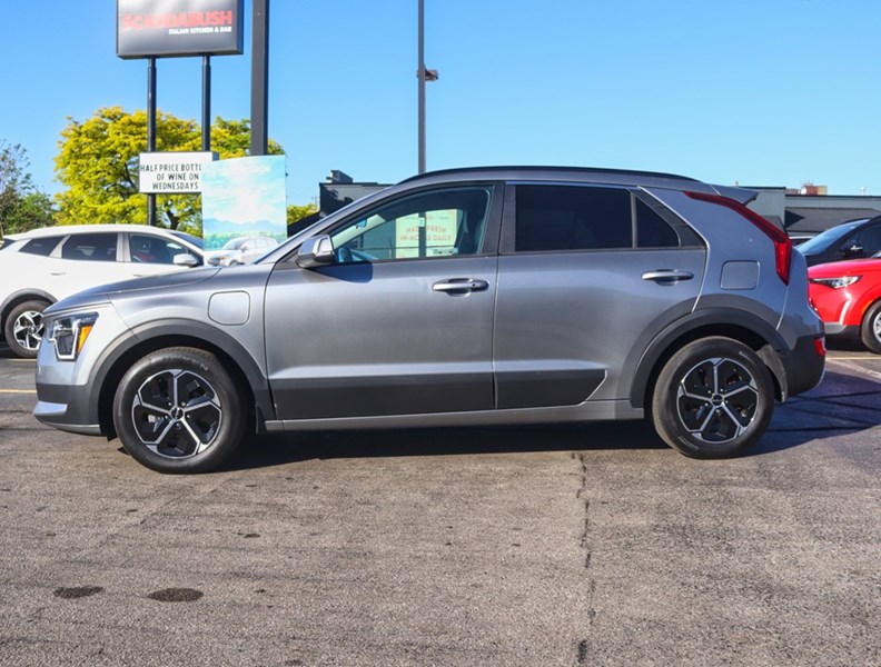 2024 Kia Niro PHEV 1000KM/TANK/BEST IN CLASS CARGO/OFF-LEASE