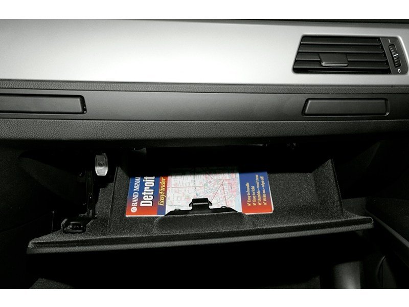 2006 BMW 3 Series 4dr Sdn RWD 325i Interior Shot 4