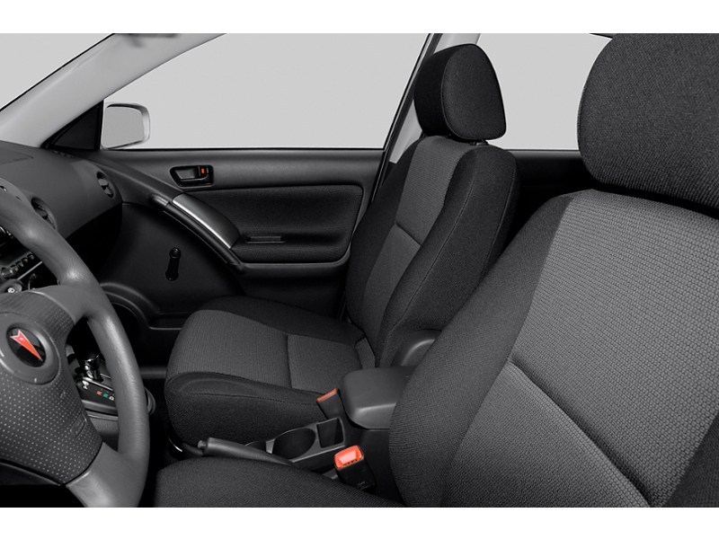 2006 Pontiac Vibe 4dr Wgn FWD Interior Shot 5