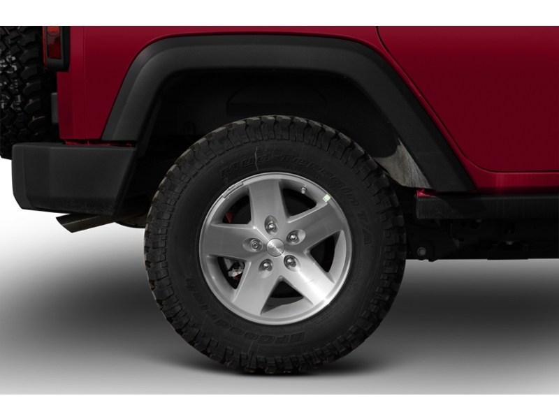 2009 Jeep Wrangler Unlimited 4WD 4dr Sahara Exterior Shot 5