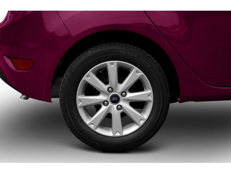 2011 Ford Fiesta 5dr HB SE Exterior Shot 5