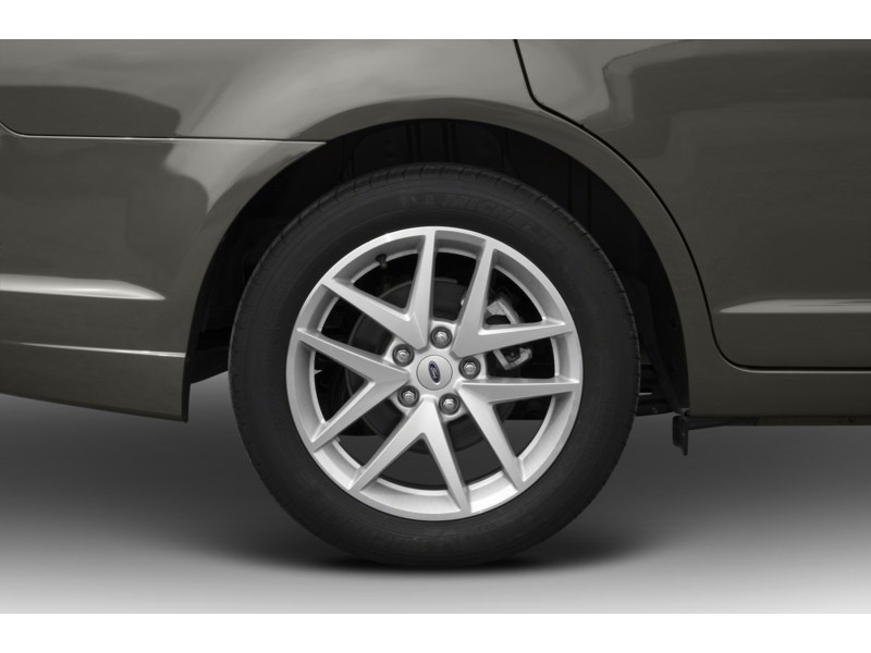 2012 Ford Fusion SEL Exterior Shot 5