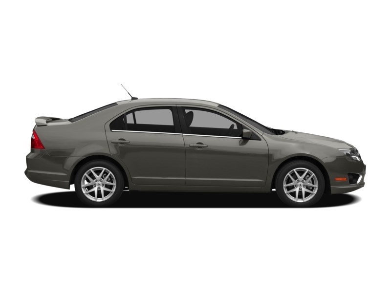 2012 Ford Fusion SEL Exterior Shot 16
