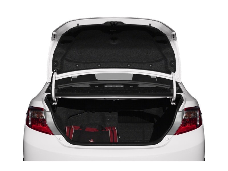 2012 Toyota Camry Hybrid 4dr Sdn XLE Exterior Shot 4