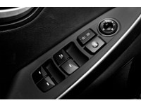 2013 Hyundai Elantra GT 5dr HB Auto GLS Exterior Shot 11