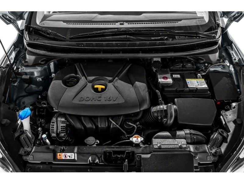 2014 Hyundai Elantra 4dr Sdn Auto Limited Exterior Shot 3