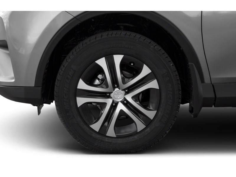 2018 Toyota RAV4 AWD LE Exterior Shot 5