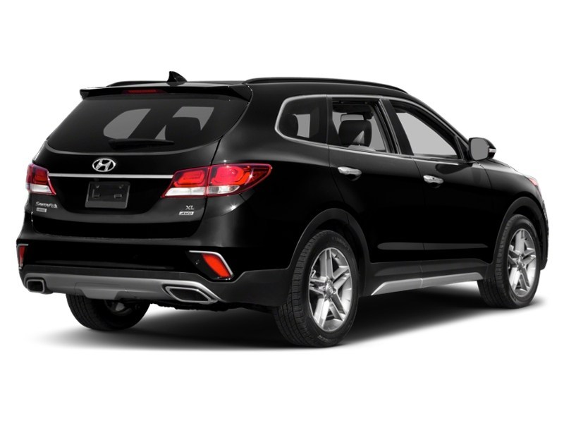 2017 Hyundai Santa Fe XL AWD 4dr Limited Exterior Shot 2