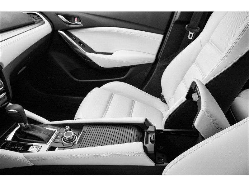 2017 Mazda Mazda6 4dr Sdn 2.5L Auto GT Interior Shot 7
