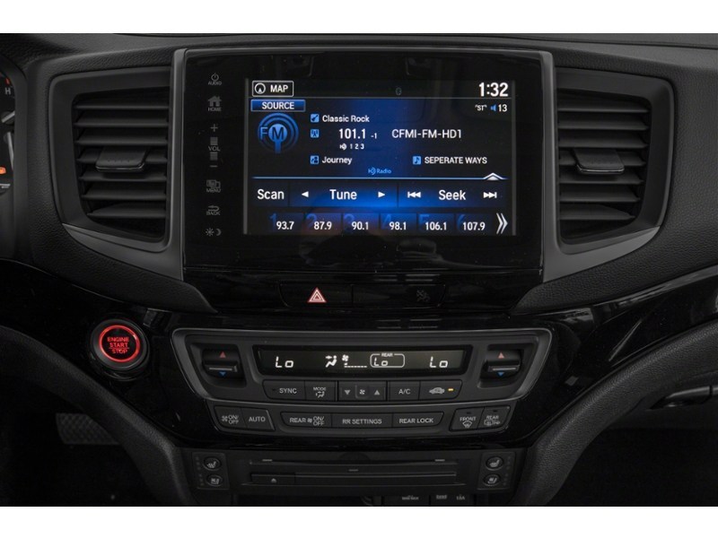 2018 Honda Ridgeline Touring AWD Interior Shot 2