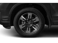 2018 Honda Ridgeline Touring AWD Exterior Shot 5