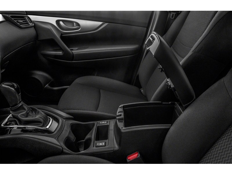2023 Nissan Qashqai AWD SV CVT Interior Shot 7