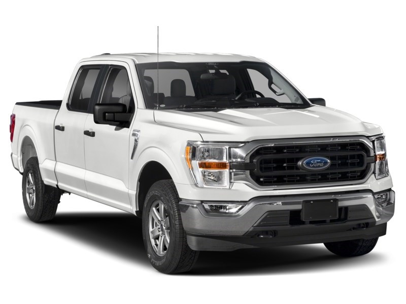 2022 Ford F-150 XLT 4WD SuperCrew 5.5' Box Exterior Shot 8
