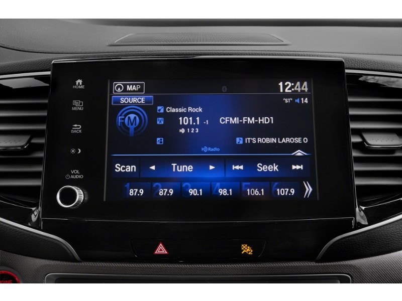 2023 Honda Ridgeline Touring AWD Interior Shot 2