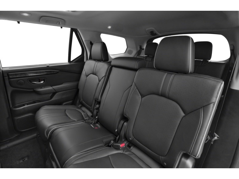 2023 Honda Pilot Touring AWD Interior Shot 5