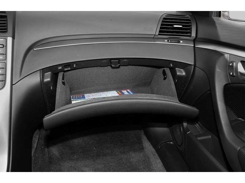 2004 Acura TL 4dr Sdn 3.2L Auto Interior Shot 4