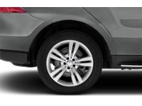 2013 Mercedes-Benz M-Class 4MATIC 4dr ML 350 BlueTEC Exterior Shot 5