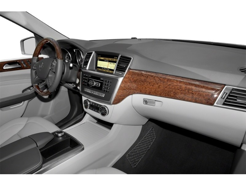 2013 Mercedes-Benz M-Class 4MATIC 4dr ML 350 BlueTEC Interior Shot 1