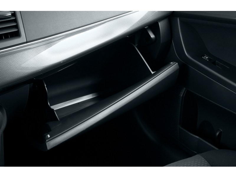 2013 Mitsubishi Lancer 4dr Sdn Man SE FWD Interior Shot 3